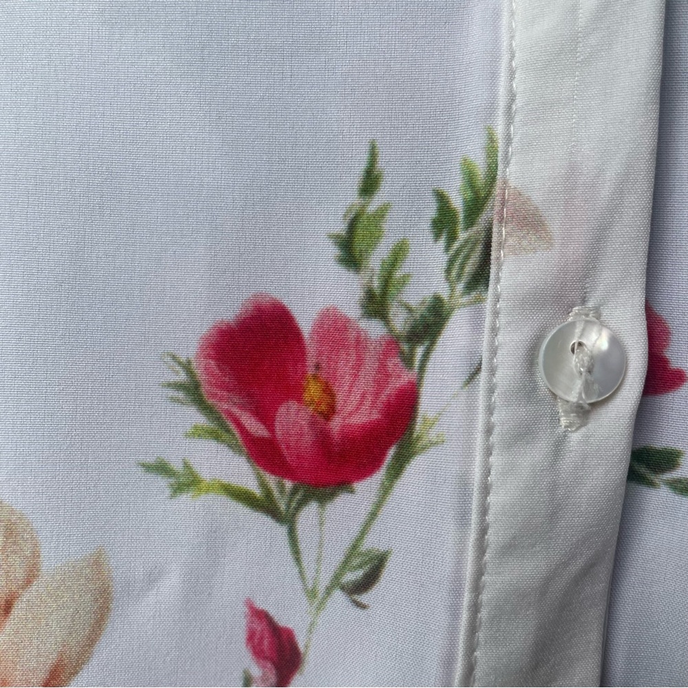 White 3/4 Sleeve Buttoned Blouse with Mandarin Collar - Picture 3 of 4
